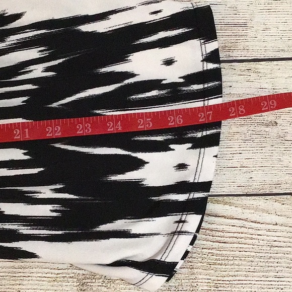 Time‎ Line Blouse - Picture 5 of 5